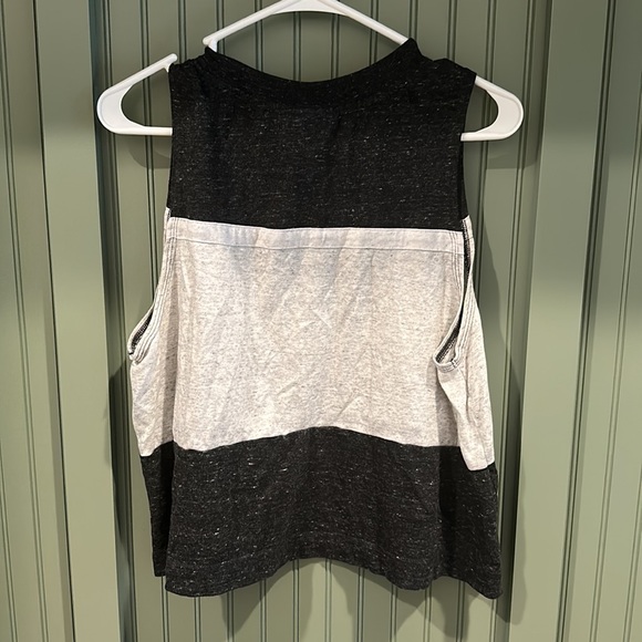 Nike tank top! - Picture 2 of 3